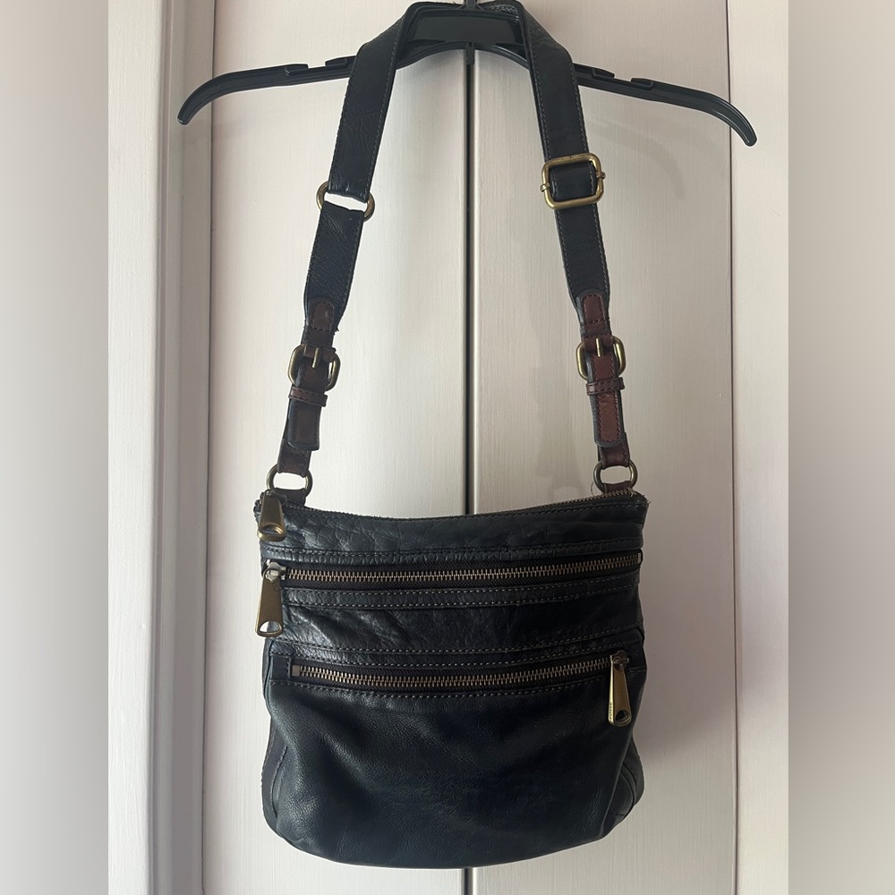 Vintage Fossil. Explorer Triple Zip Crossbody